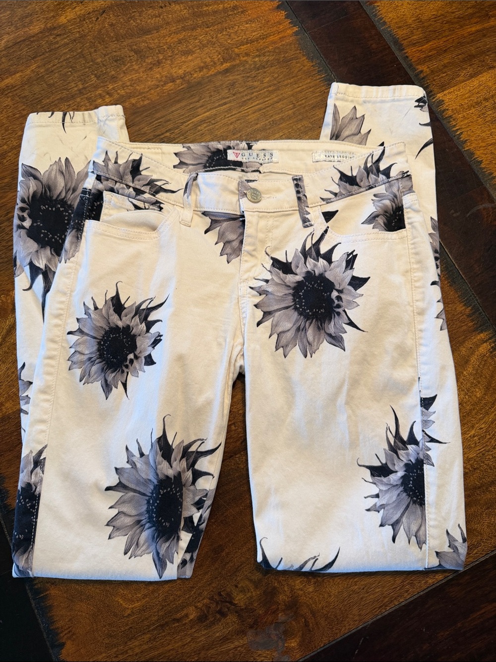 GUESS White Jeans with Black/grey Sunflower Print